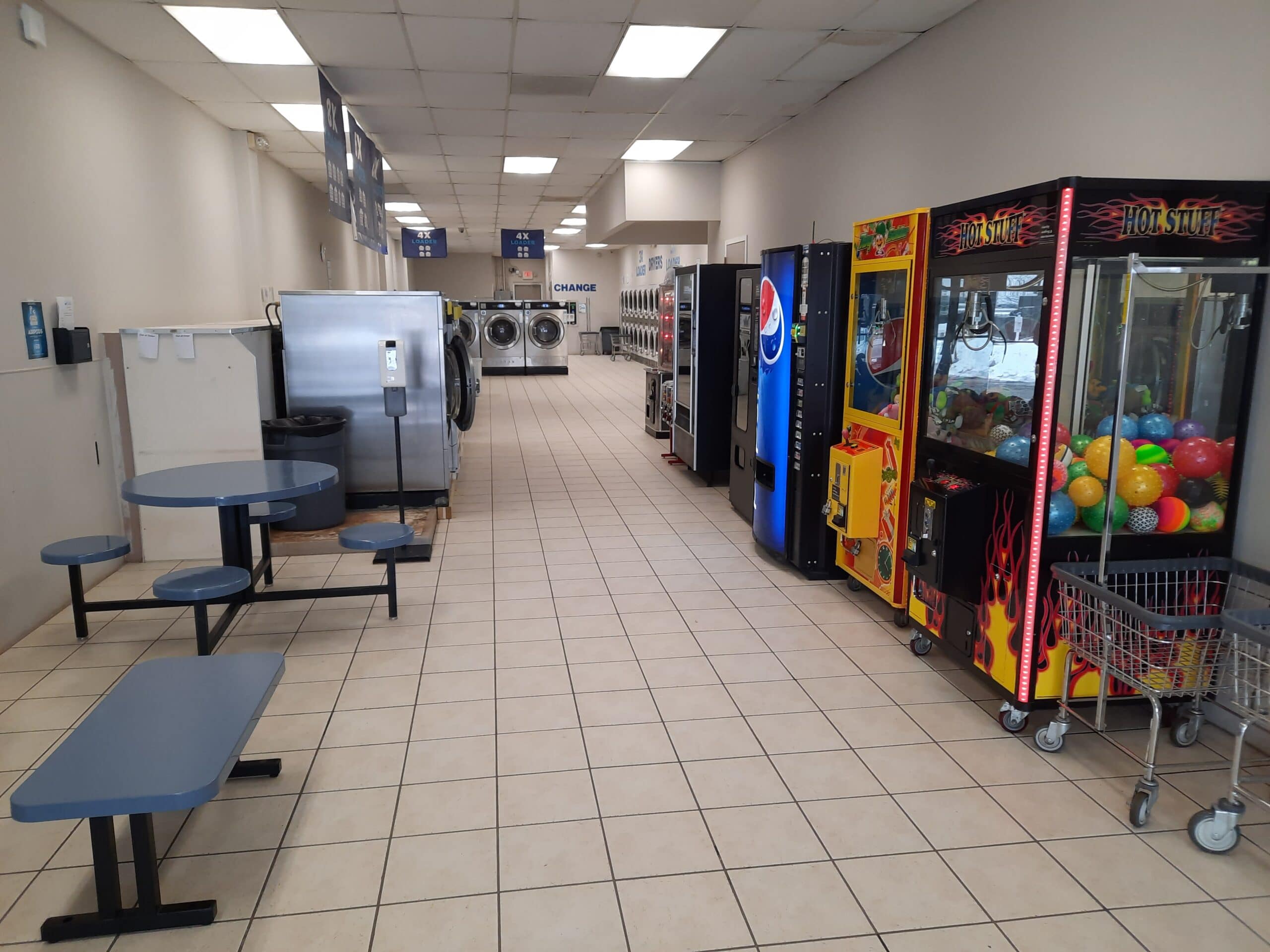 Laundromat in Bedford Heights, Ohio Aurora Road Laundromat